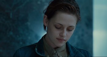 Movie still from “Welcome to the Rileys” (2010), directed by Jake Scott – A person with her eyes closed; Close Up shot, High angle