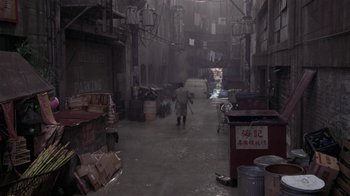 Movie still from “What Women Want” (2000), directed by Nancy Meyers – A man walking down a street in the middle of the night; Extreme Wide shot, High angle