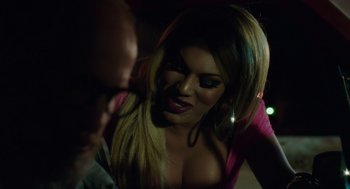 Movie still from “Wilson” (2017), directed by Craig Johnson – A woman in a pink shirt is talking to a man; Close Up shot, Over the shoulder angle