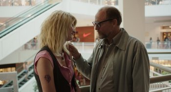 Movie still from “Wilson” (2017), directed by Craig Johnson – A man and a woman standing next to each other; Close Up shot, Over the shoulder angle