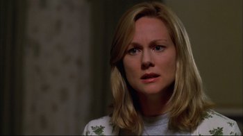 Movie still from “You Can Count on Me” (2000), directed by Kenneth Lonergan – A person with long blonde hair; Close Up shot, Over the shoulder angle