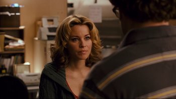 Movie still from “Zack and Miri Make a Porno” (2008), directed by Kevin Smith – A woman is talking to a man in front of a wall; Close Up shot, Over the shoulder angle