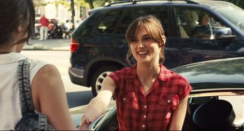 Movie still from “Begin Again” (2013), directed by John Carney – Close Up shot, Over the shoulder angle