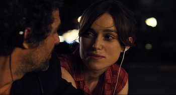 Movie still from “Begin Again” (2013), directed by John Carney – Close Up shot, Over the shoulder angle
