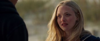 Movie still from “Dear John” (2010), directed by Lasse Hallström – A person with blonde hair; Close Up shot, Over the shoulder angle