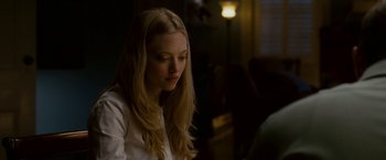 Movie still from “Dear John” (2010), directed by Lasse Hallström – A woman sitting in front of a computer monitor; Close Up shot, Over the shoulder angle