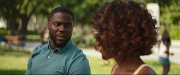 Movie still from “Fatherhood” (2021), directed by Paul Weitz – A man and a woman are talking to each other; Close Up shot, Over the shoulder angle