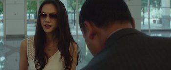 Movie still from “Blackhat” (2015), directed by Michael Mann – A man and a woman are looking at each other; Close Up shot, Over the shoulder angle