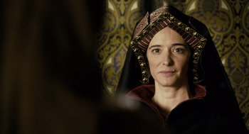 Movie still from “The Other Boleyn Girl” (2008), directed by Justin Chadwick – A woman wearing a medieval style headdress; Close Up shot, Over the shoulder angle