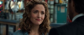 Movie still from “This Is Where I Leave You” (2014), directed by Shawn Levy – A person with curly brown hair; Close Up shot, Over the shoulder angle