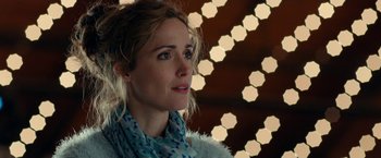 Movie still from “This Is Where I Leave You” (2014), directed by Shawn Levy – A person wearing a scarf; Close Up shot, Over the shoulder angle
