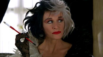 Movie still from “101 Dalmatians” (1996), directed by Stephen Herek – A person wearing a wig; Close Up shot, Over the shoulder angle