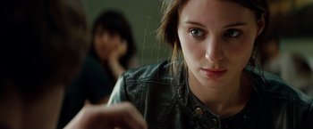 Movie still from “A Nightmare on Elm Street” (2010), directed by Samuel Bayer – A person wearing a leather jacket; Close Up shot, Over the shoulder angle