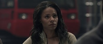 Movie still from “Alien vs. Predator” (2004), directed by Paul W.S. Anderson – A woman that is looking at the camera; Close Up shot, High angle