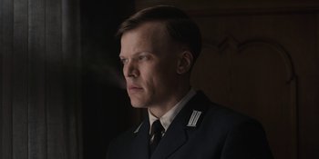 Movie still from “Dark” (2017), created by Baran bo Odar – Close Up shot, Low angle