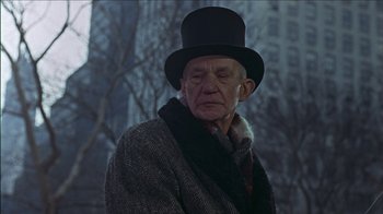 Movie still from “Barefoot in the Park” (1967), directed by Gene Saks – An old man wearing a top hat and a scarf; Close Up shot, Low angle