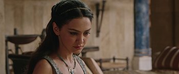 Movie still from “Ben-Hur” (2016), directed by Timur Bekmambetov – A person wearing a necklace; Close Up shot, Over the shoulder angle