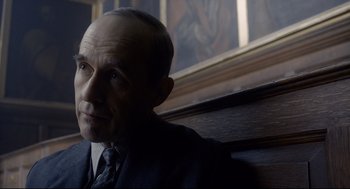 Movie still from “Darkest Hour” (2017), directed by Joe Wright – Close Up shot, Over the shoulder angle