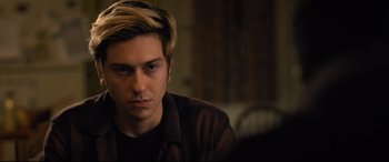 Movie still from “Death Note” (2017), directed by Adam Wingard – A man with blonde hair sitting in front of a mirror; Close Up shot, Over the shoulder angle