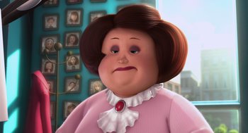 Movie still from “Despicable Me” (2010), directed by Pierre Coffin – An animated picture of a woman in a pink dress; Close Up shot, High angle