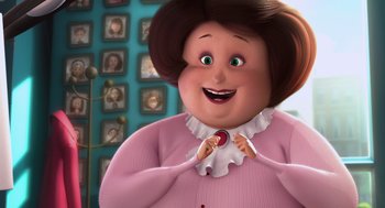 Movie still from “Despicable Me” (2010), directed by Pierre Coffin – An animated character is smiling for the camera; Medium shot, Low angle