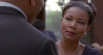 Movie still from “Deliver Us from Eva” (2003), directed by Gary Hardwick – A man and a woman are talking to each other; Close Up shot, Over the shoulder angle