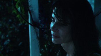 Movie still from “Forces of Nature” (1999), directed by Bronwen Hughes – A beautiful young lady looking off into the distance; Close Up shot, Over the shoulder angle