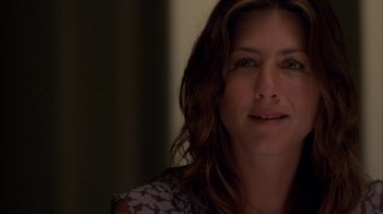 Movie still from “Friends with Money” (2006), directed by Nicole Holofcener – A person with long hair; Close Up shot, Over the shoulder angle