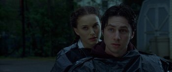 Movie still from “Garden State” (2004), directed by Zach Braff – A man and a woman standing next to each other; Close Up shot, Over the shoulder angle