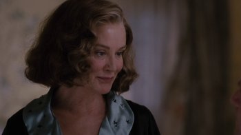 Movie still from “Grey Gardens” (2009), directed by Michael Sucsy – A person with short hair; Close Up shot, Over the shoulder angle