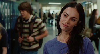 Movie still from “Jennifer's Body” (2009), directed by Karyn Kusama – A young woman standing in front of a young man; Close Up shot, Over the shoulder angle