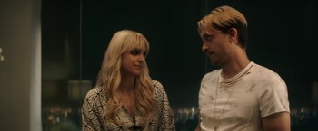 Movie still from “Keanu” (2016), directed by Peter Atencio – A man and a woman standing next to each other; Close Up shot, Over the shoulder angle