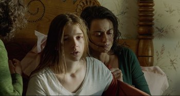 Movie still from “Everybody Knows” (2018), directed by Asghar Farhadi – A woman and a young girl looking at each other; Close Up shot, Over the shoulder angle