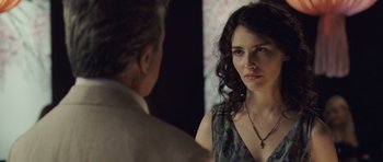 Movie still from “Last Chance Harvey” (2008), directed by Joel Hopkins – A man and a woman looking at each other in a mirror; Close Up shot, Over the shoulder angle