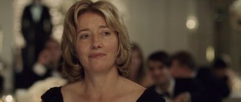 Movie still from “Last Chance Harvey” (2008), directed by Joel Hopkins – A person wearing a black shirt; Close Up shot, Over the shoulder angle