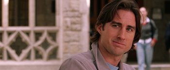 Movie still from “Legally Blonde” (2001), directed by Robert Luketic – A person with long hair; Close Up shot, Over the shoulder angle