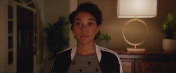 Movie still from “Love, Simon” (2018), directed by Greg Berlanti – A young woman is looking into the camera; Close Up shot, Over the shoulder angle