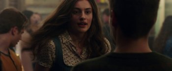 Movie still from “Ma” (2019), directed by Tate Taylor – A woman with long brown hair is looking at a man with long brown hair; Close Up shot, Over the shoulder angle