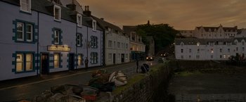 Movie still from “Made of Honor” (2008), directed by Paul Weiland – A couple of people walking down a street next to some buildings; Extreme Wide shot, High angle