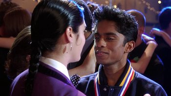 Movie still from “Mean Girls” (2004), directed by Mark Waters – A man and a woman talking to each other; Close Up shot, Over the shoulder angle