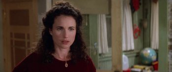 Movie still from “Multiplicity” (1996), directed by Harold Ramis – A person with long hair; Close Up shot, Over the shoulder angle