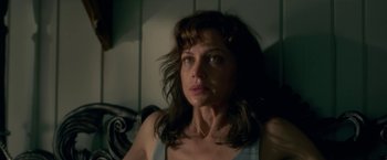 Movie still from “Gerald's Game” (2017), directed by Mike Flanagan – A person with long brown hair; Close Up shot, Low angle