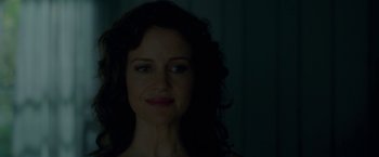 Movie still from “Gerald's Game” (2017), directed by Mike Flanagan – A person's face in the dark; Close Up shot, Over the shoulder angle