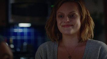 Movie still from “Queen of Earth” (2015), directed by Alex Ross Perry – A person with short brown hair; Close Up shot, Over the shoulder angle