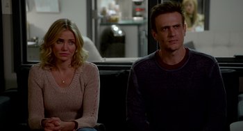 Movie still from “Sex Tape” (2014), directed by Jake Kasdan – A man and a woman sitting next to each other on a couch; Close Up shot, Over the shoulder angle