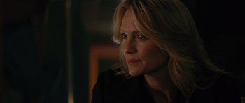 Movie still from “State of Play” (2009), directed by Kevin Macdonald – A person with blonde hair; Close Up shot, Over the shoulder angle