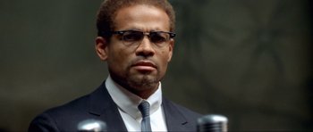 Movie still from “Ali” (2001), directed by Michael Mann – Close Up shot, Over the shoulder angle