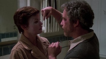 Movie still from “The Goodbye Girl” (1977), directed by Herbert Ross – A man and a woman looking at each other; Close Up shot, Over the shoulder angle