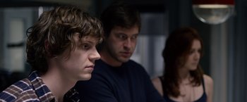 Movie still from “The Lazarus Effect” (2015), directed by David Gelb – Two men and a woman sitting in front of each other; Close Up shot, Over the shoulder angle