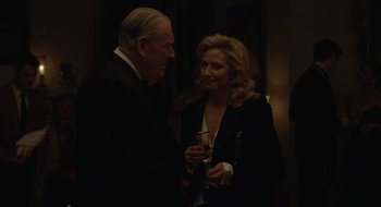 Movie still from “The Nest” (2020), directed by Sean Durkin – A man and a woman talking to each other; Medium shot, Over the shoulder angle